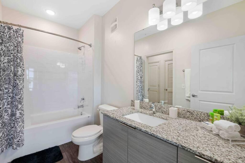 Lavish 2Br Apartment In Tampa Bagian luar foto
