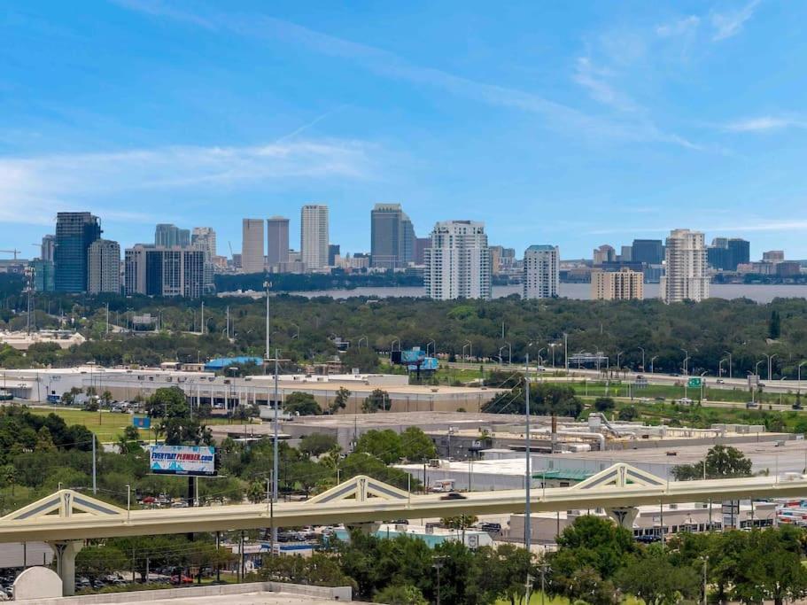 Lavish 2Br Apartment In Tampa Bagian luar foto